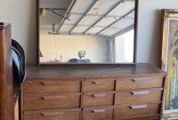 Antique Wood Dresser With Mirror for Sale in North Las Vegas, NV - OfferUp Antique Wood Dresser With Mirror for Sale in North Las Vegas, NV - OfferUp