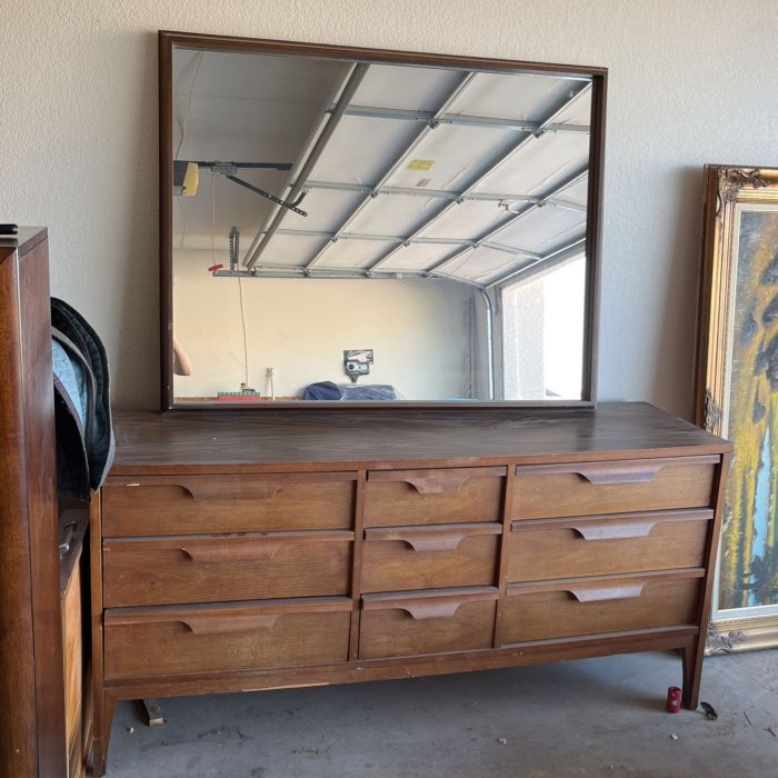 Antique Wood Dresser With Mirror for Sale in North Las Vegas, NV - OfferUp Antique Wood Dresser With Mirror for Sale in North Las Vegas, NV - OfferUp