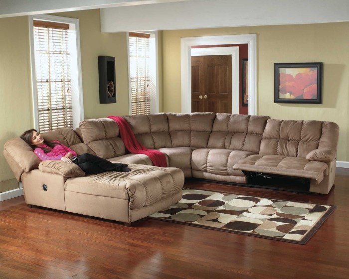 Sectional Upholstered in Real Leather with Comfortable Chaise Lounge ... Corner sectional furniture with chaise lounge